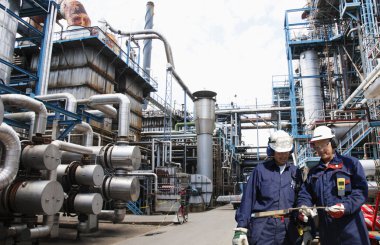 Petrol ve gaz işçileri ve büyük rafineri sanayi
