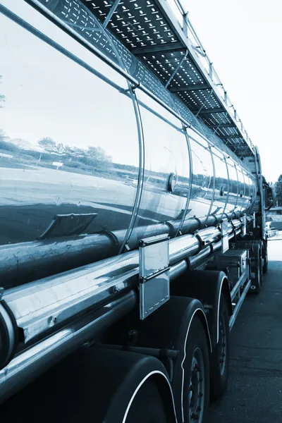 Tanker kamyon taşı
