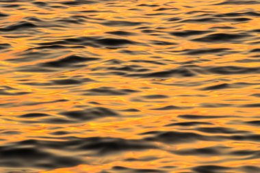 günbatımı zaman su dalgaları etkisi