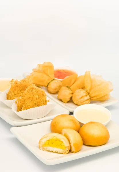 Gebakken voedsel in dim sum restaurant — Stockfoto