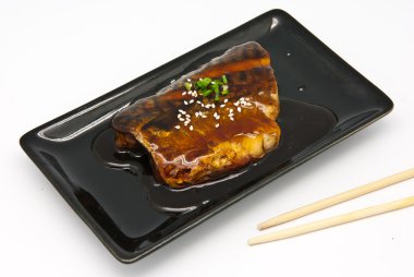 Japon yemekleri tarzı, saba balık ızgara sosu ile