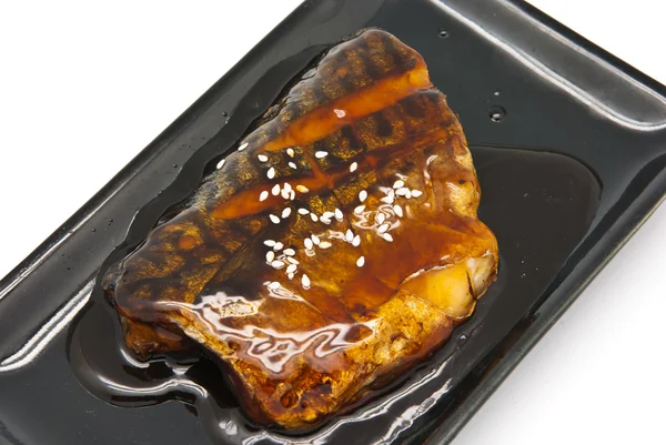Nourriture japonaise, poisson saba grillé à la sauce — Photo