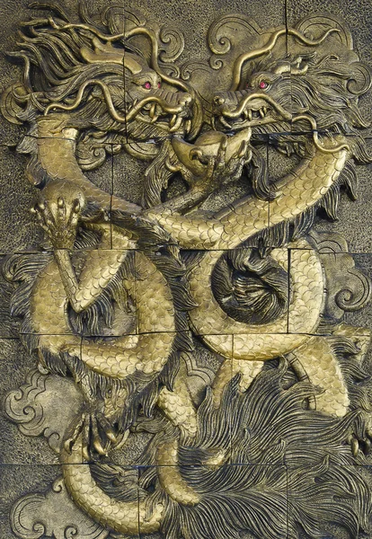Stucco golden dragon — Stock Photo, Image