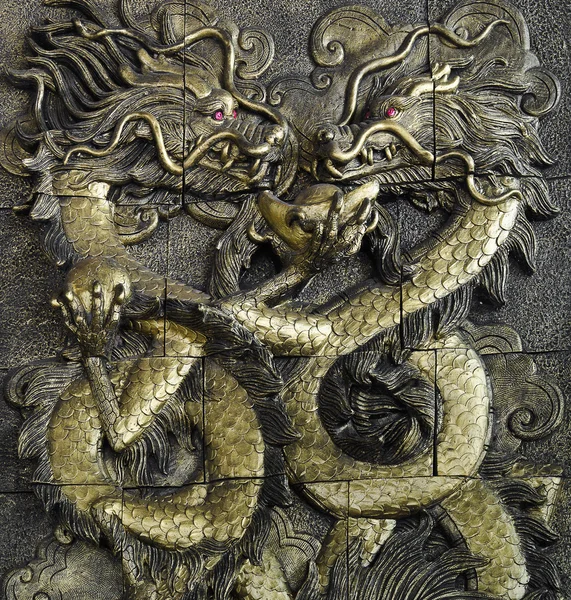 Stucco golden dragon — Stock Photo, Image