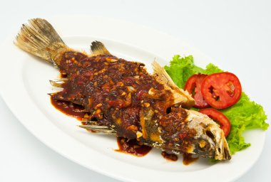 chili soslu kızarmış snapper