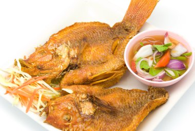 chili soslu kızarmış snapper