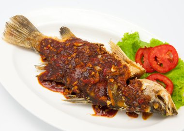 chili soslu kızarmış snapper