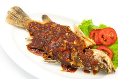 chili soslu kızarmış snapper