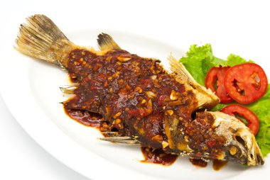 chili soslu kızarmış snapper