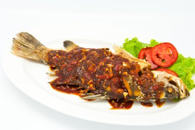 chili soslu kızarmış snapper