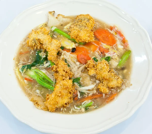 Rat-na, Soup Golden mushroom and fried chicken — Stock Photo, Image