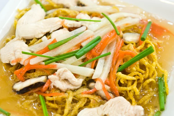 Rat-na,Yellow noodle and pork — Stock Photo, Image