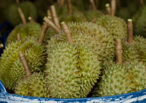 Čerstvý durians na trhu — Stock fotografie