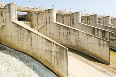 Beton baraj