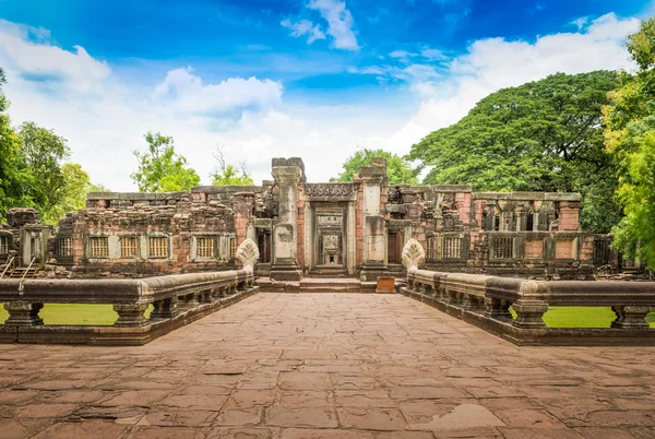 Historic Prasat Hin Phimai Castle at Nakhon Ratchasima Province, — Stock Photo, Image