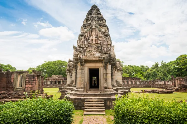 Historic Prasat Hin Phimai Castle at Nakhon Ratchasima Province, — Stock Photo, Image