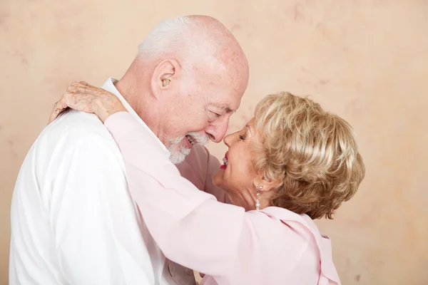 Starszy para w szczęśliwe małżeństwo — Zdjęcie stockowe