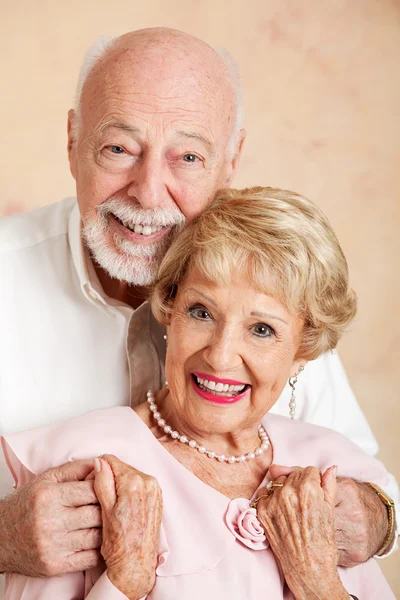 Retrato de casal de idosos felizes — Fotografia de Stock