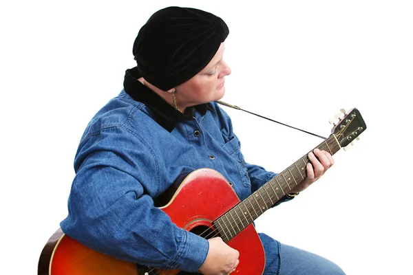 Sobreviviente de cáncer tocando guitarra — Foto de Stock