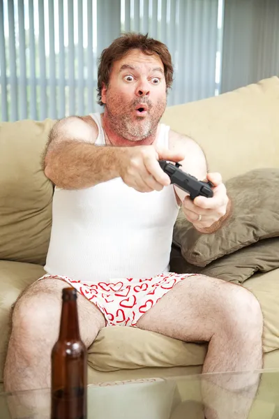 Homem jogando videogame — Fotografia de Stock