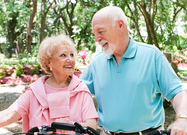 Active Senior Bikers — Stock Photo, Image