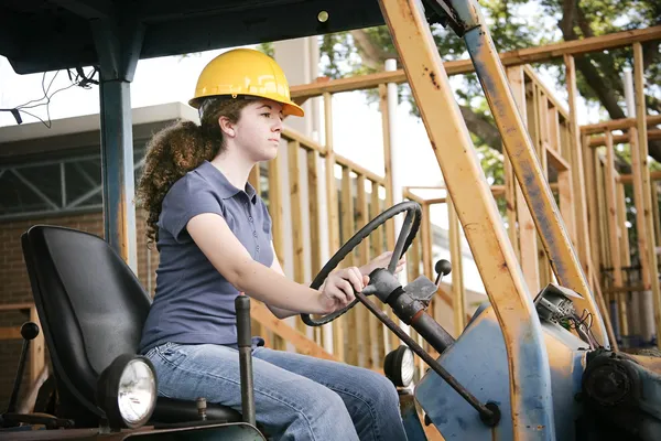 Lära sig att köra bulldozer — Stockfoto