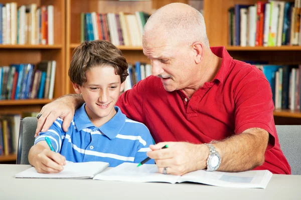 Learning Auto Maintenance — Stock Photo, Image