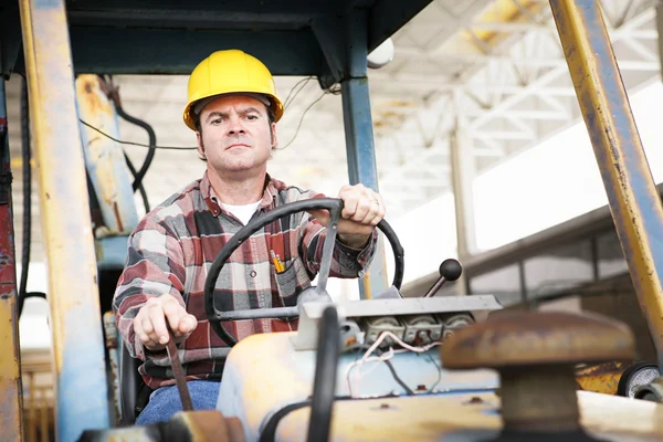 Motorista de equipamento pesado — Fotografia de Stock