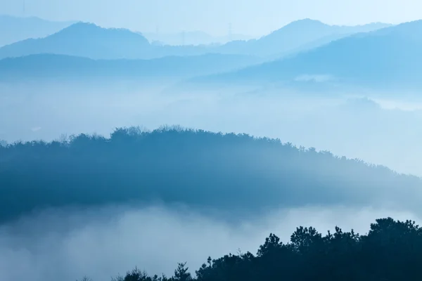 Mountain in fog — Stock Photo, Image