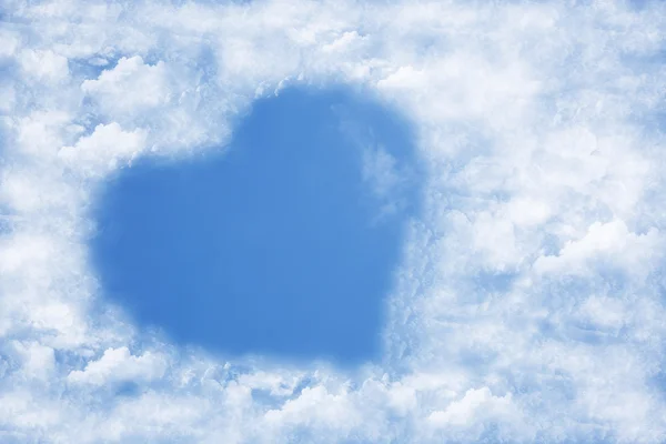 Heart in the blue sky cloud — Stock Photo, Image