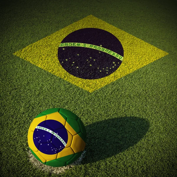 Bola de futebol com bandeira do Brasil — Fotografia de Stock