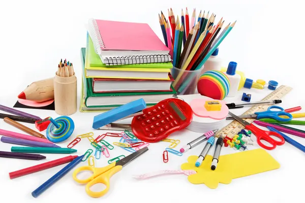 Materiale scolastico e per ufficio su sfondo bianco. Ritorno a scuola . — Foto Stock