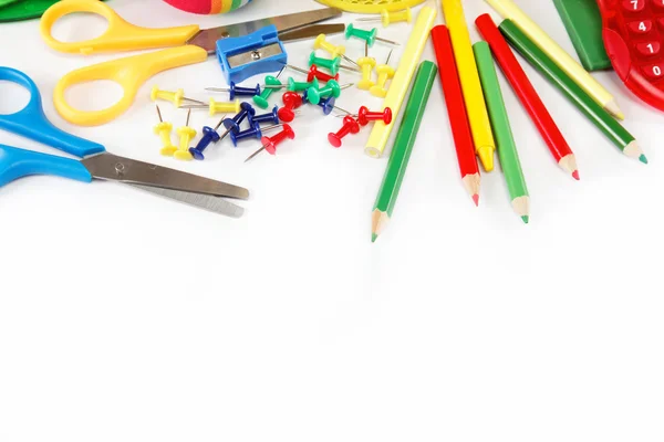 Acessórios de escritório e estudante isolados em um fundo branco. B — Fotografia de Stock