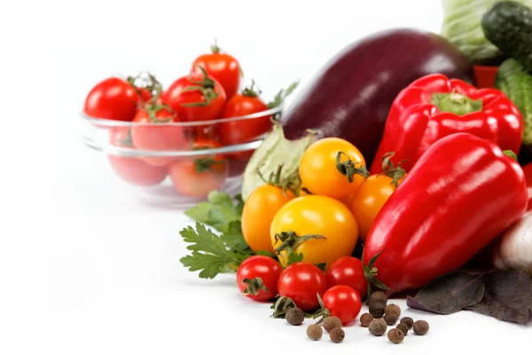 健康食品。在白色背景上的新鲜蔬菜. — 图库照片