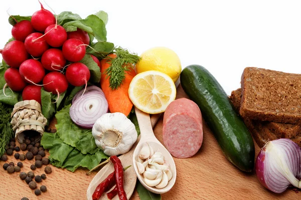 健康食品。新鮮な野菜や果物、木の板. — ストック写真