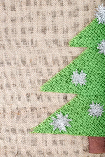 Christmas tree with decorations made ​​of fabric. — Stock Photo, Image
