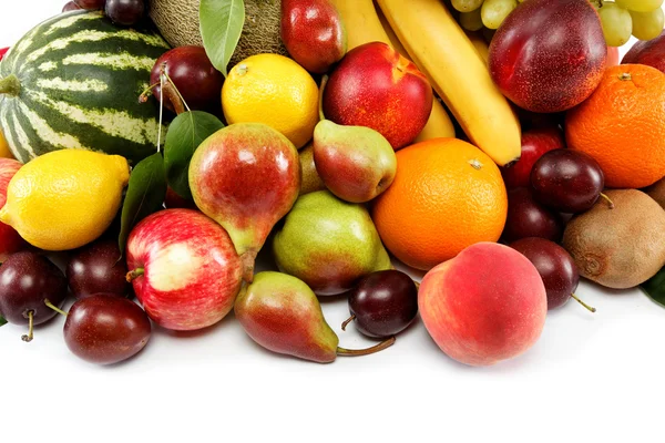 Uppsättning av olika färska frukter på en vit bakgrund. — Stockfoto