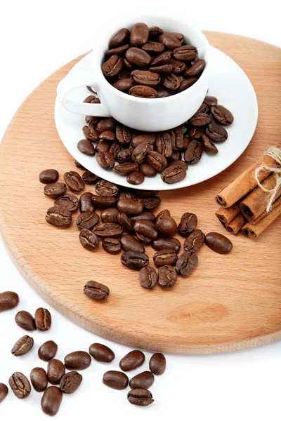 Cup with coffee beans isolated on white background. — Stock Photo, Image