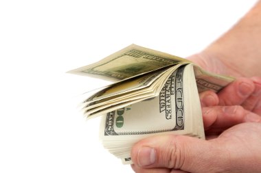 Beyaz arka plan üzerinde izole dolar para tutan eller.