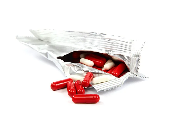 Medikamente. Pille Kapseln isoliert auf weißem Hintergrund. — Stockfoto