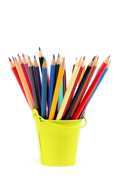 Kolorowe ołówki izolowane na białym tle. — Zdjęcie stockowe