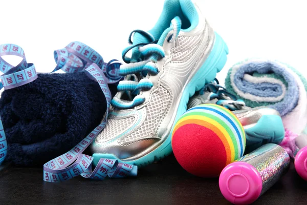 Spor ayakkabı, ekipman ve ölçüm bandı. — Stok fotoğraf