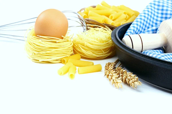 Levering en ingrediënten voor bakken of maken van pasta. — Stockfoto