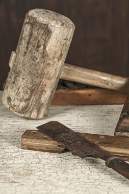 antika marangoz aracı (natürmort)