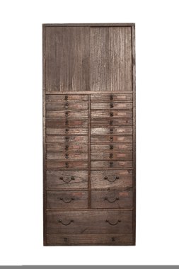 İlaç dolabı beyaz zemin üzerine izole