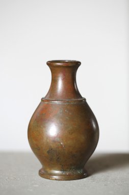 küçük Antik Bronz vazo