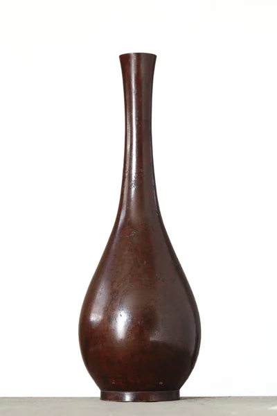 Kleine antieke bronzen vaas — Stockfoto