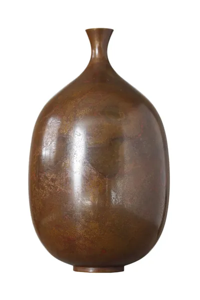 Petit vase antique en bronze isolé sur fond blanc — Photo