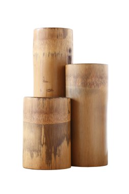 Üçlü kuru bambu beyaz zemin üzerine izole segment