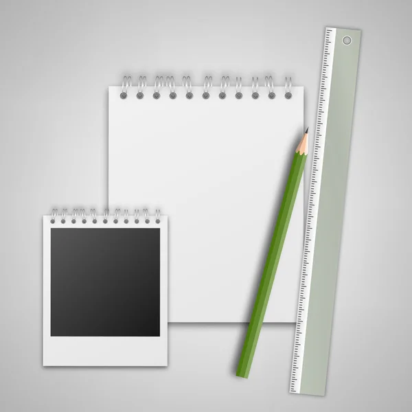 Notebook tužky a pravítko — Stockový vektor